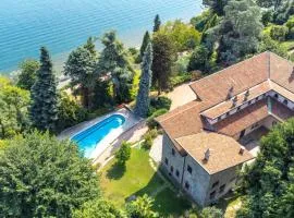 Luxury Lakeside Retreat with Pool near Stresa! Lake Maggiore Villa Romanza