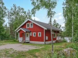 4 Bedroom Gorgeous Home In Fröseke，位于Fröseke的酒店