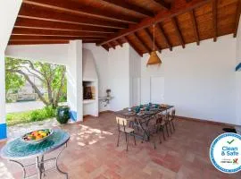 D13 - Eiras Velhas Holiday House in Almádena