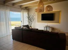 Exquisite 5 bedroom seafront retreat