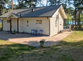 3 Bedroom Awesome Home In Mönsterås，位于门斯特罗斯的酒店