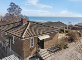 4 Bedroom Gorgeous Home In Rude，位于Rude的酒店