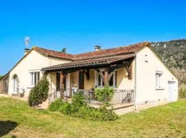 Cozy Home In Saint-Vincent-De-Cosse