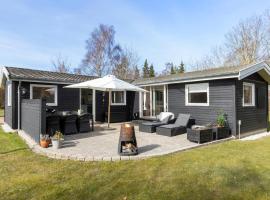 Nice Home In Græsted With Wifi，位于Græsted的酒店