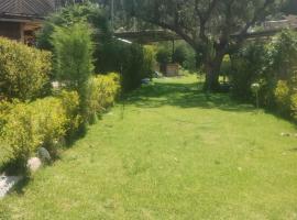 Hostel "La Casa de Ricky"，位于Caraz的酒店