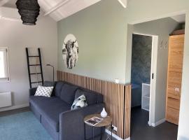 Blokhut Klein Meerzicht，位于哈伦的自助式住宿