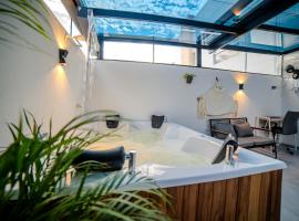 Espectacular Casa de Ensueño "Jacuzzi Privado" en Ricaurte - Peñalisa，位于里考尔特的酒店