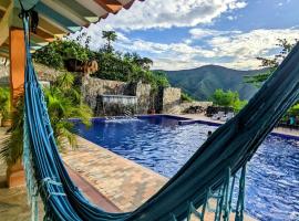 Hotel Bosque Blue，位于圣赫罗尼莫的酒店