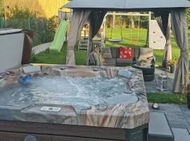Domek Komfort z jacuzzi