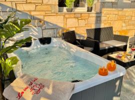 La vie est belle Luxury Residence With Jacuzzi 1，位于普恩达的酒店