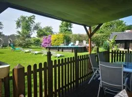 Maison charmante à Notre-Dame-du-Touchet avec piscine partagée