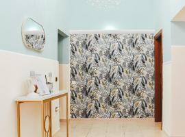"ENCHANTED HOME" Residenza Indipendente con Solarium a 5 minuti dal PORTO，位于奇维塔韦基亚的酒店