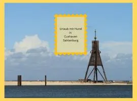 Strandloft Cuxhaven im Haus Frauenpreiß Sahlenburg - strandnah - 2 Hunde willkommen -Schwimmbad - Sauna - direkt am Wald - Dachterrasse mit Blick nach Neuwerk