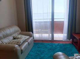 Departamento frente a playa Bellavista，位于托梅的海滩酒店