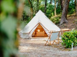 Cocooning Tipi - Azur，位于Azur的豪华帐篷