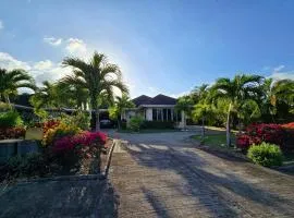 Hibiscus Retreat