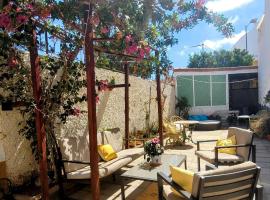 Eden GuestHouse，位于Sardina的酒店