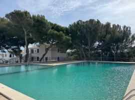 Menorca SOL ISLA，位于阿雷纳尔登卡斯特尔的酒店