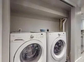 Fun and Affordable Dual Bedroom Lower Unit in Vibrant Denver