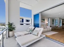 Azzure Bokarina Penthouse- Brand New- Ocean View- Resort Style Pool- Steam Room