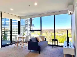 Lakeview 2b2b Stunning APT with free parking