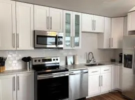 Family Friendly & Cozy Two Bedroom Denver