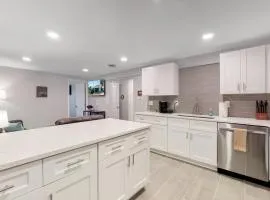 Spacious Lower Unit Updated Two King Beds in Denver