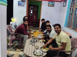 Ganesh home stay，位于Ukhimath的酒店