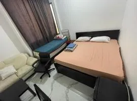 Thrifty Shared Toilet Room