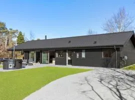 4 Bedroom Pet-Friendly Home In Ebeltoft