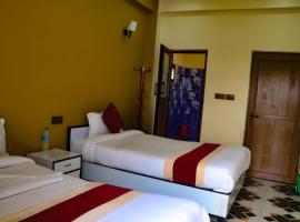 Hotel Flycatcher Chitwan- A jungle Safari Home，位于索拉哈的酒店