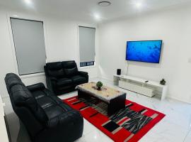 Modern Luxury 3BRH Marsden Park，位于Marsden Park的酒店