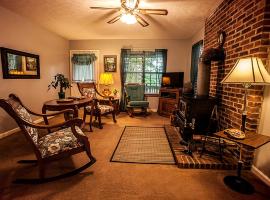 Family-Friendly Cabin Rental with River Views near Knoxville