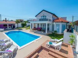 Luxury Villa Horizon