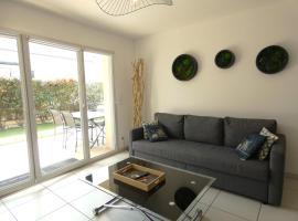 Quiet Garden - 10 minutes to Geneva，位于Ornex的酒店
