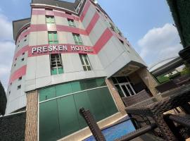 Presken Hotel at International Airport Road，位于伊凯贾的酒店