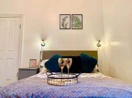 Stunning Double Room with own Bathroom