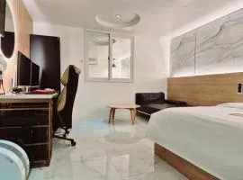 S Hotel
