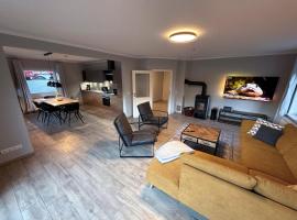 Bauernhof Claussen Fehmarn，位于费马恩的带停车场的酒店