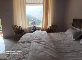 Kedar-Kashi Resorts and Resturant，位于Phata的酒店
