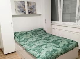 Boulevard Tuzla Studio Apartment，位于图兹拉的酒店