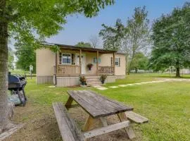 Near Parks & Lakes: Pet-Friendly Winnie Cottage