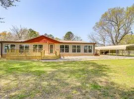 Walk to Beach Eufaula Fishermans Delight Home