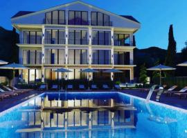 Grape Hotel，位于Ezine的酒店
