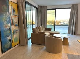 Lux Level 4 Penthouse Tower 206，位于尼科西亚的酒店