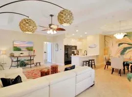 2BR Condo On Venice Island - Minutes To Beaches