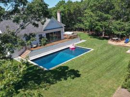 Luxury Spa retreat in The Hamptons!，位于East Quogue的酒店