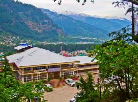 Hotel Premium Isaan Resort Near Hidimba Devi Temple and Ghatotkach Tree Temple - Free Parking With Restaurant Facilities - Hygiene & Spacious Room - Best Hotel In MANALI，位于马拉里的酒店