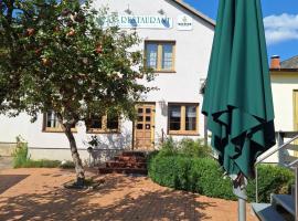 BnB Pribbenow - Pension, Camping & Eventlocation，位于Jürgenstorf的酒店