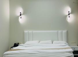 WHITE HOTEL GYUMRI
